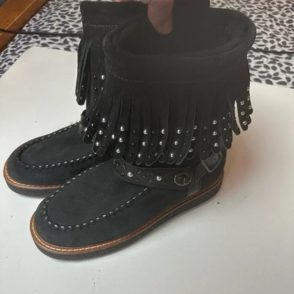 COACH ROCCASIN Black Fringe Silver Studded Suede Shearling Moccasin Boots NWOT 7 - Picture 9 of 15